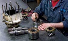 Servicii de Reparare și Recondiționare Pompă Hidraulică Hydromatik A4V90