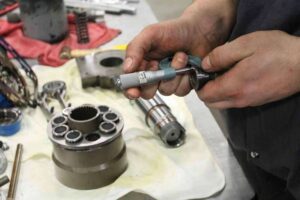 Serviciu de reparații pentru pompa hidraulică hydromatik a8av28