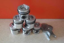 Set Pistoane pentru Motor Deutz F6L912