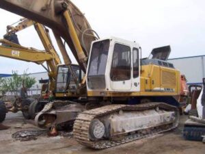 Stoc piese din dezmembrări pentru excavator liebherr 954 - imagini cu utilaje în depozit 1 Stoc piese din dezmembrări pentru excavator liebherr 954 – imagini cu utilaje în depozit