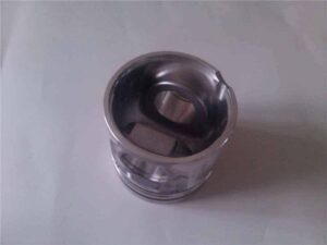 Piston pentru motor deutz bfm1013 - stoc disponibil 1 Piston pentru motor deutz bfm1013 – stoc disponibil