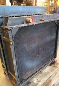 Radiator de răcire pentru excavator kobelco sk460lc - stoc disponibil 1 Radiator de răcire pentru excavator kobelco sk460lc – stoc disponibil