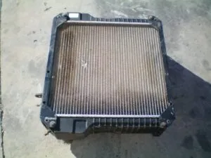 Radiator pentru răcirea utilajelor industriale