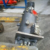 Reductor de rotire pentru excavator OK MH 4-5 - Stoc recondiționat