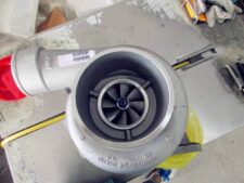Turbosuflantă pentru Motoare Cummins HT3B - Stoc Disponibil