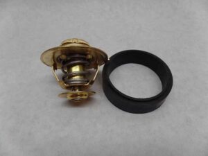 Termostat motor cu garnitură pentru cummins 4bta39 1 Termostat motor cu garnitură pentru cummins 4bta39
