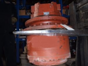 Transmisie finală pentru utilaje kawasaki kdb172-164 de culoare portocalie