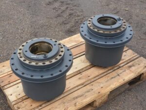 Transmisie finală hidromotor excavator case cx 225 - componente pe palet de lemn 1 Transmisie finală hidromotor excavator case cx 225 – componente pe palet de lemn