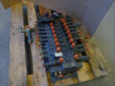 Distribuitor Hidraulic pentru Volvo ECR58