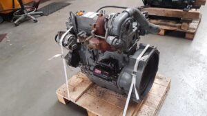 Motor yanmar 4tnv84t-d pe palet, complet recondiționat 1 Motor yanmar 4tnv84t-d pe palet, complet recondiționat