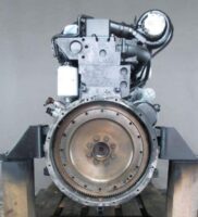 Motor Komatsu SAA 114E - Vedere Frontală