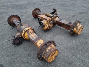 Axe față-spate pentru utilaj liebherr l538 - uzate 1 Axe față-spate pentru utilaj liebherr l538 – uzate