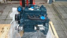 Motor Kubota V3300 15 CP
