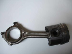 Piston și bielă pentru mercedes-benz atego 1 Piston și bielă pentru mercedes-benz atego