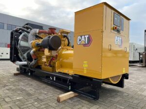 Generator caterpillar 1250 kva, motor cat c32, nou, cu garanție, anul 2022