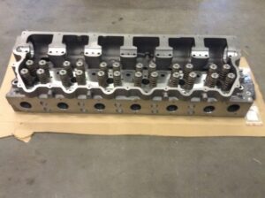 Chiulasă motor caterpillar c15 - nouă 1 Chiulasă motor caterpillar c15 – nouă