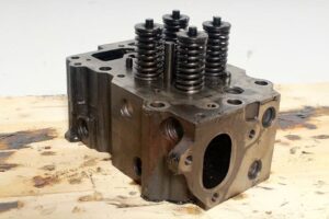 Chiuloasă motor pentru komatsu saa6d125e wa480-6 1 Chiuloasă motor pentru komatsu saa6d125e wa480-6