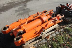 Cilindri hidraulici portocalii pentru hitachi zw310 1 Cilindri hidraulici portocalii pentru hitachi zw310