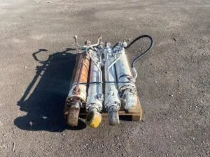 Cilindri hidraulici liebherr r900 second hand