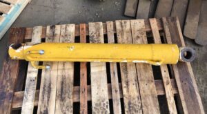 Cilindru hidraulic pentru buldoexcavator jcb 3cx