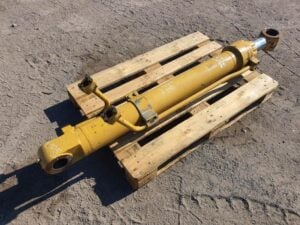 Cilindru hidraulic pentru excavator caterpillar 325c