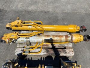Cilindru hidraulic pentru excavator caterpillar 320 1 Cilindru hidraulic pentru excavator caterpillar 320