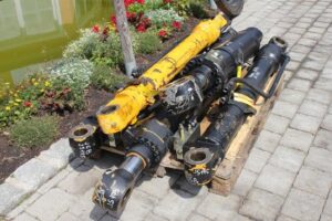 Cilindru hidraulic pentru excavator jcb js175w