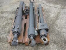 Cilindru hidraulic pentru excavator Volvo ECR88
