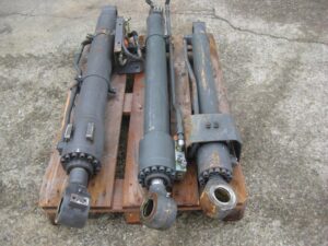 Cilindru hidraulic pentru excavator volvo ecr88 1 Cilindru hidraulic pentru excavator volvo ecr88