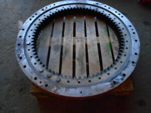 Coroană de rotire pentru excavator case cx225-11 1 Coroană de rotire pentru excavator case cx225-11