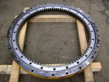 Coroană de rotire pentru utilaje Kubota modele K030, K035, K038, K040, 151, KC100, KC140