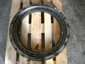 Coroană de rotire pentru excavatoare kubota kh005, kh007, kh008, kh012, kh024, kh026, kh027 1 Coroană de rotire pentru excavatoare kubota kh005, kh007, kh008, kh012, kh024, kh026, kh027