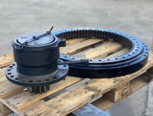 Coroană de rotire și motor pentru miniexcavator caterpillar 307 b 1 Coroană de rotire și motor pentru miniexcavator caterpillar 307 b