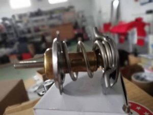 Termostat pentru motor deutz bf4m1013e 1 Termostat pentru motor deutz bf4m1013e