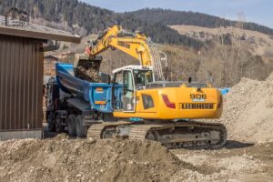 Dezmembrăm excavator liebherr r906