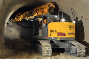 Dezmembram liebherr r924 compact 1 Dezmembram liebherr r924 compact