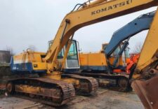Dezmembrăm Excavator Komatsu - Piese și Componente Disponibile