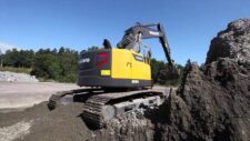 Dezmembrăm Excavator Volvo EC235DL