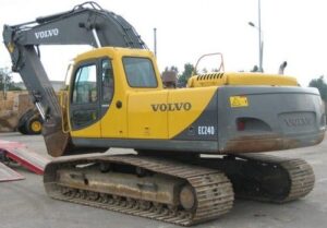 Dezmembram excavator volvo ec240 1 Dezmembram excavator volvo ec240
