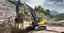 Dezmembrăm Excavator Volvo EC250 în stare de funcționare
