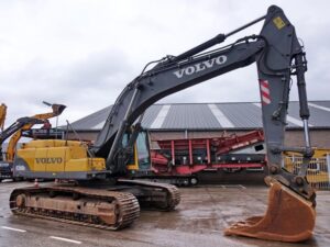Excavator volvo – piese de schimb și dezmembrare
