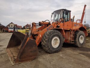 Dezmembrare încărcător frontal hitachi zw270 - piese de schimb disponibile 1 Dezmembrare încărcător frontal hitachi zw270 – piese de schimb disponibile