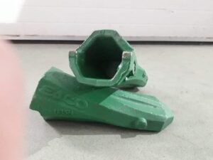 Dinte cupă excavator esco ur3h pentru hitachi z210 1 Dinte cupă excavator esco ur3h pentru hitachi z210