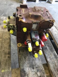 Distribuitor hidraulic excavator case cx225 - pompă hidraulică reconstruită 1 Distribuitor hidraulic excavator case cx225 – pompă hidraulică reconstruită