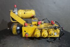 Distribuitor hidraulic pentru excavator Caterpillar 375L