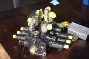 Distribuitor hidraulic ahlmann al100 1 Distribuitor hidraulic ahlmann al100