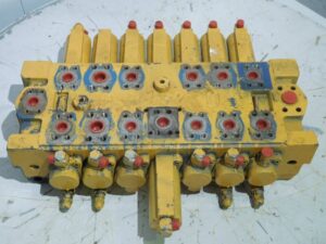 Distribuitor hidraulic excavator caterpillar 211 lc - piesă de schimb recondiționată 1 Distribuitor hidraulic excavator caterpillar 211 lc – piesă de schimb recondiționată