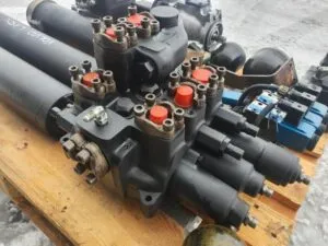 Distribuitor hidraulic pentru volvo l150