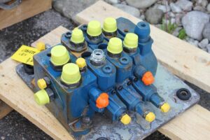 Distribuitor hidraulic pentru yanmar b18 1 Distribuitor hidraulic pentru yanmar b18