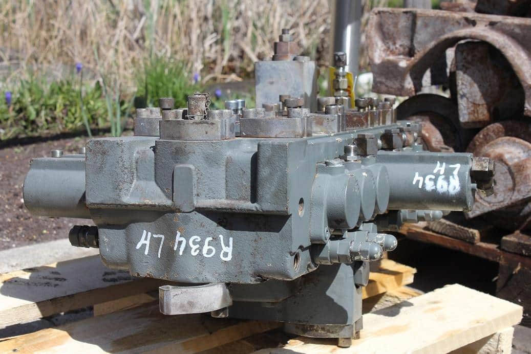 Distribuitor Hidraulic Second Hand Liebherr R934